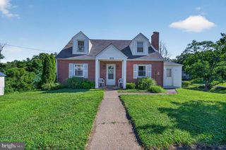 1232 STRASBURG RD, Front Royal, VA 22630