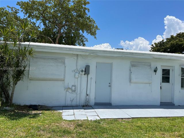 145 NW 41st Ct 11, Deerfield Beach, FL 33064
