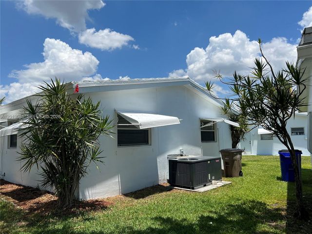 145 NW 41st Ct 11, Deerfield Beach, FL 33064