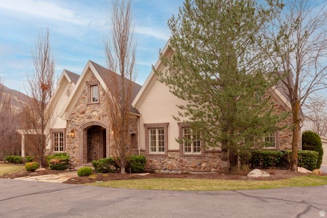 2620 E CASTO LN, Holladay, UT 84117