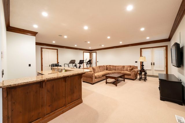 2620 E CASTO LN, Holladay, UT 84117