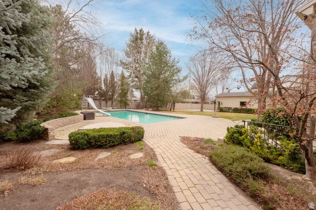 2620 E CASTO LN, Holladay, UT 84117