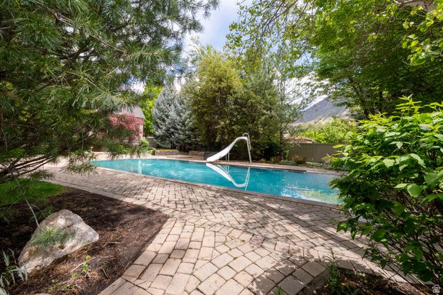 2620 E CASTO LN, Holladay, UT 84117