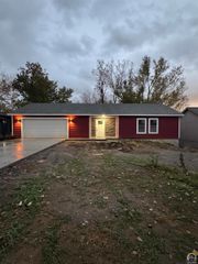 4417 NW 52nd Ter, Topeka, KS 66618