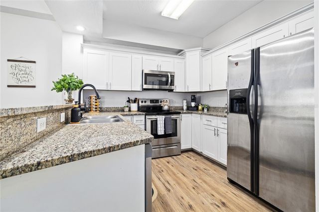 9415 CITRUS GLEN PLACE, Tampa, FL 33618