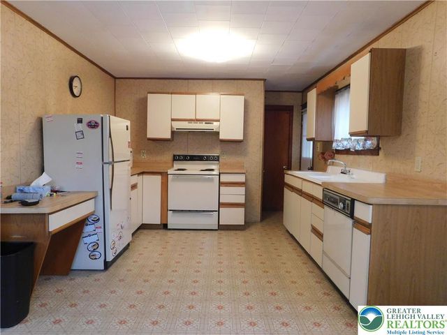 1037 Maple Street, Bethlehem City, PA 18018