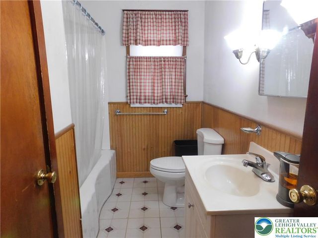 1037 Maple Street, Bethlehem City, PA 18018