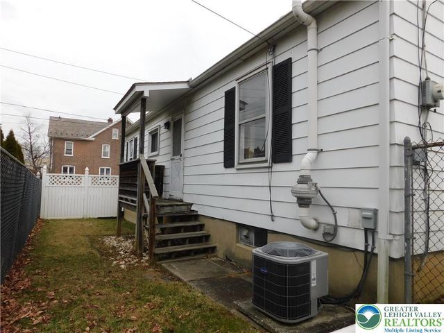 1037 Maple Street, Bethlehem City, PA 18018