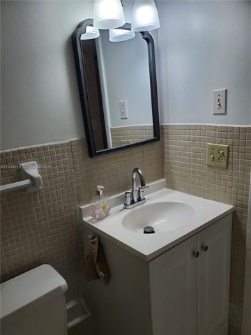 1450 Atlantic Shores Blvd 317, Hallandale Beach, FL 33009