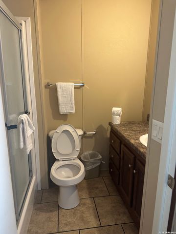 1100 County Road 4600, Dilley, TX 78017