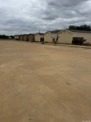 1100 County Road 4600, Dilley, TX 78017