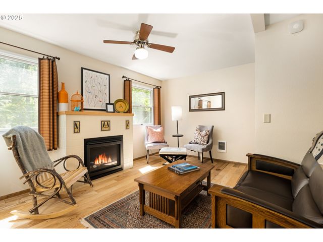 49198 MCKENZIE Hwy, Vida, OR 97488