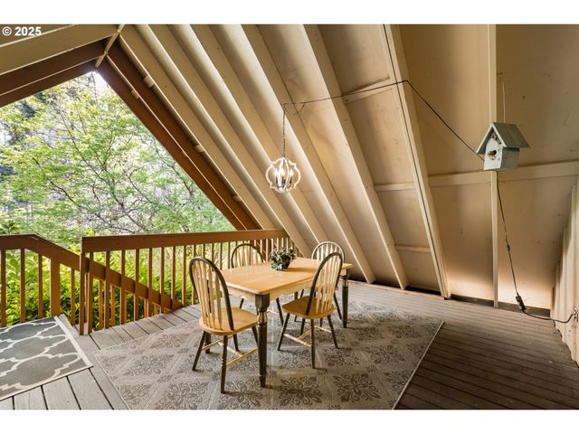 49198 MCKENZIE Hwy, Vida, OR 97488