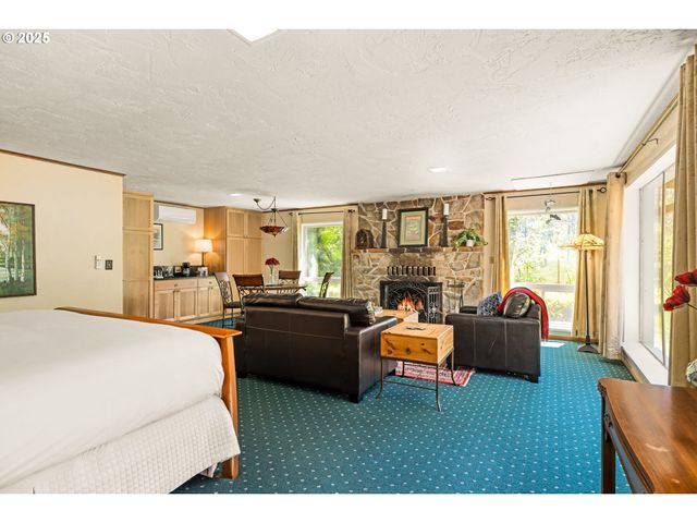 49198 MCKENZIE Hwy, Vida, OR 97488