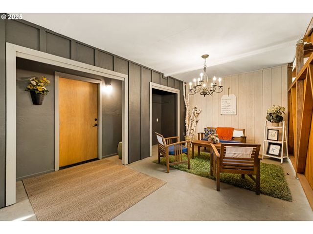 49198 MCKENZIE Hwy, Vida, OR 97488