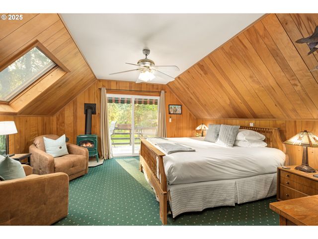 49198 MCKENZIE Hwy, Vida, OR 97488