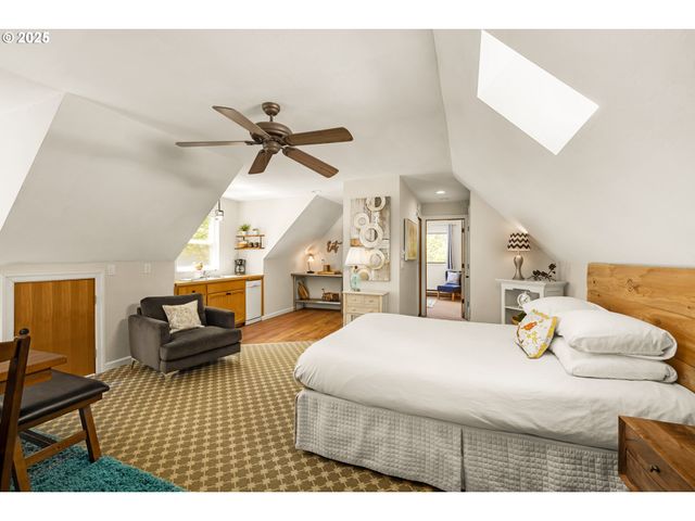 49198 MCKENZIE Hwy, Vida, OR 97488