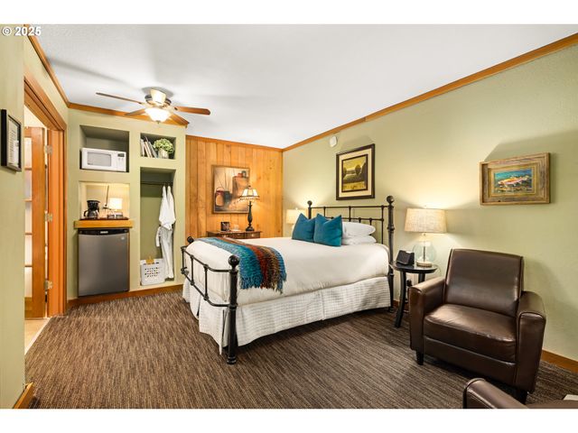 49198 MCKENZIE Hwy, Vida, OR 97488