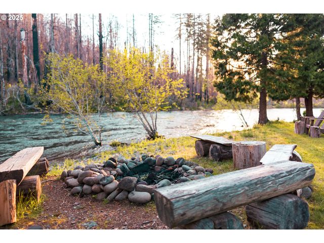 49198 MCKENZIE Hwy, Vida, OR 97488