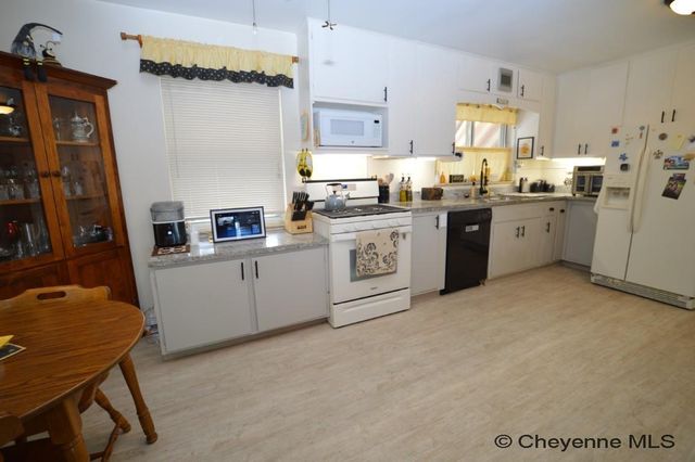 4001 SNYDER AVE, Cheyenne, WY 82001