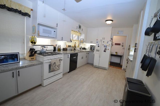 4001 SNYDER AVE, Cheyenne, WY 82001