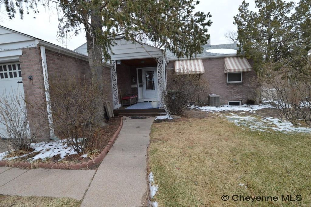 4001 SNYDER AVE, Cheyenne, WY 82001