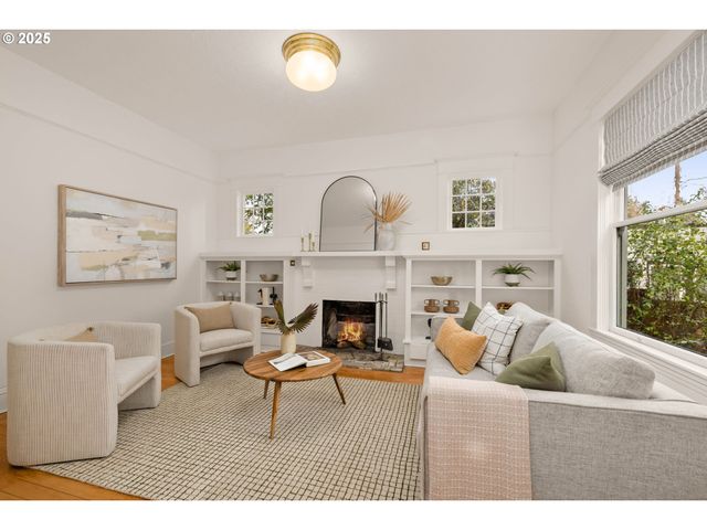 1115 Se 28TH Ave, Portland, OR 97214