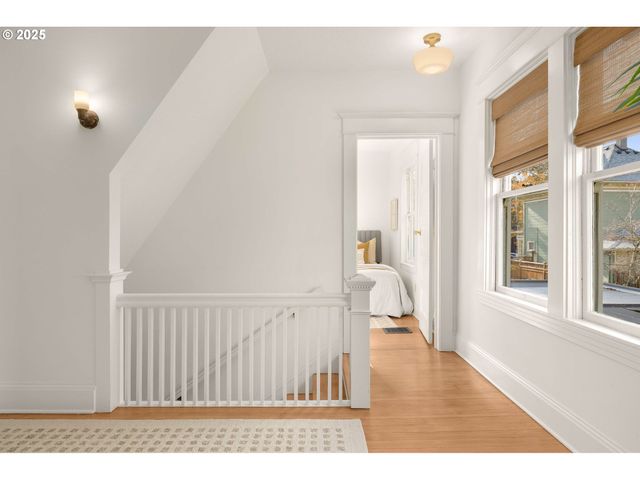 1115 Se 28TH Ave, Portland, OR 97214