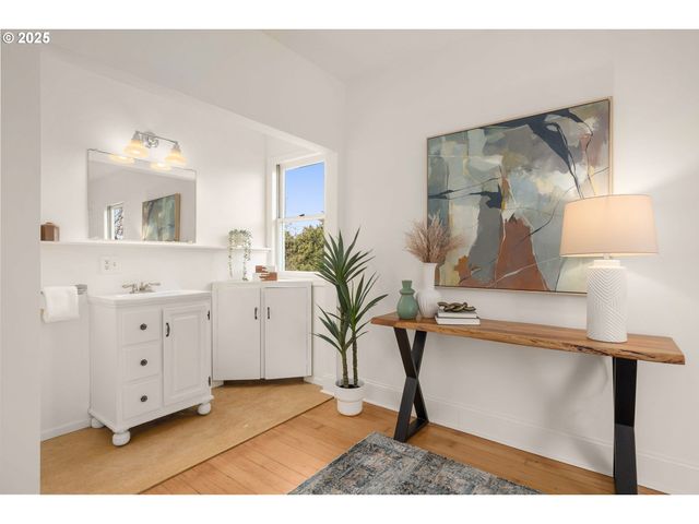 1115 Se 28TH Ave, Portland, OR 97214