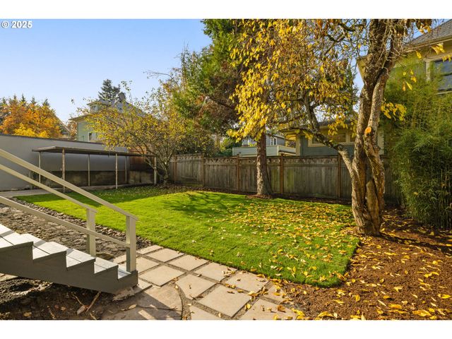 1115 Se 28TH Ave, Portland, OR 97214