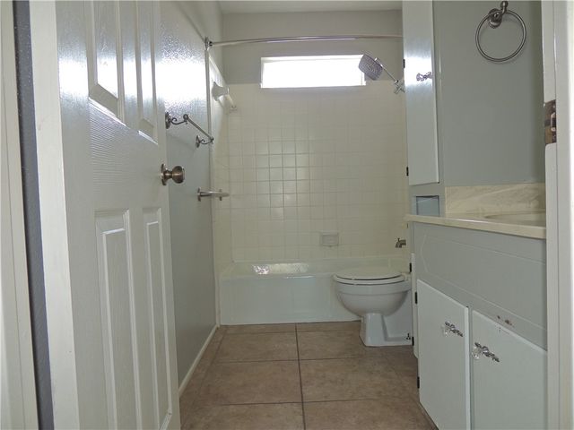 1461 Moore Ave, Portland, TX 78374