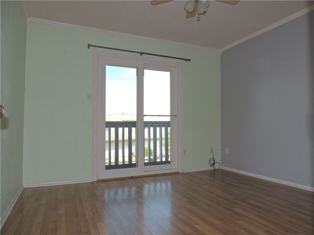 1461 Moore Ave, Portland, TX 78374