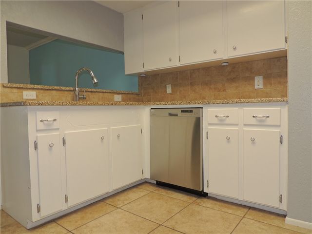 1461 Moore Ave, Portland, TX 78374