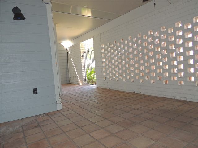 1461 Moore Ave, Portland, TX 78374