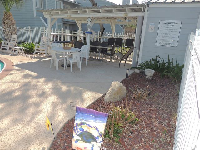 1461 Moore Ave, Portland, TX 78374