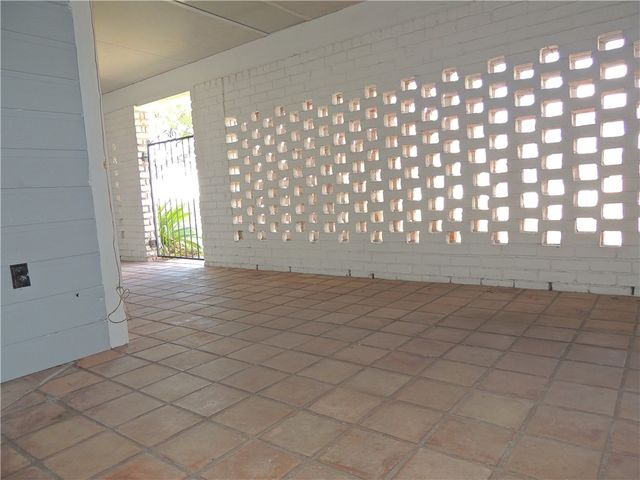 1461 Moore Ave, Portland, TX 78374