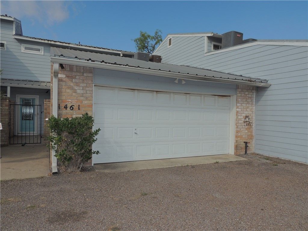 1461 Moore Ave, Portland, TX 78374