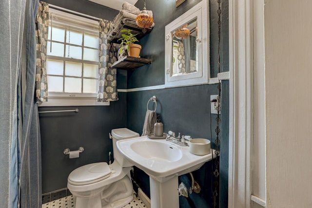 809 E 44th ST, Austin, TX 78751