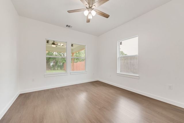 2706 Lenway Street, Dallas, TX 75215