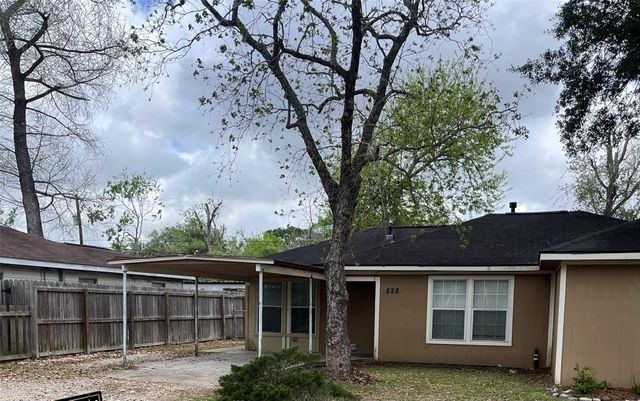 828 N Chenango Street, Angleton, TX 77515