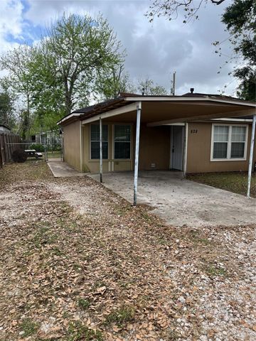 828 N Chenango Street, Angleton, TX 77515