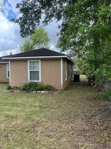 828 N Chenango Street, Angleton, TX 77515