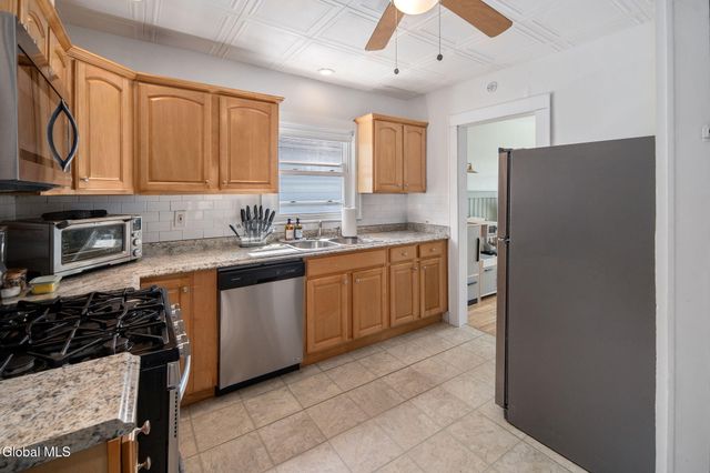 19 Fordham Court, Albany, NY 12209
