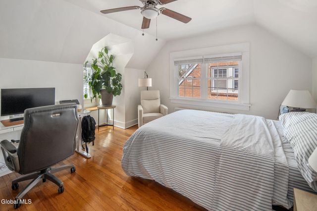 19 Fordham Court, Albany, NY 12209