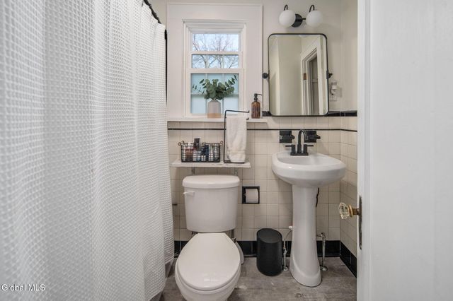 19 Fordham Court, Albany, NY 12209