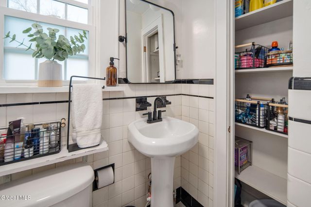 19 Fordham Court, Albany, NY 12209
