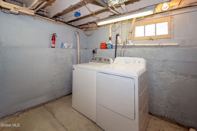 19 Fordham Court, Albany, NY 12209