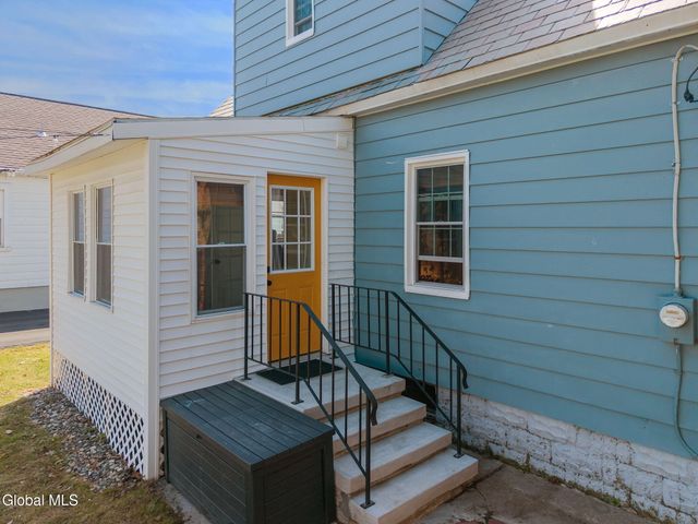 19 Fordham Court, Albany, NY 12209