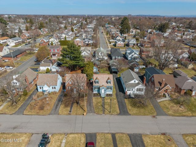 19 Fordham Court, Albany, NY 12209