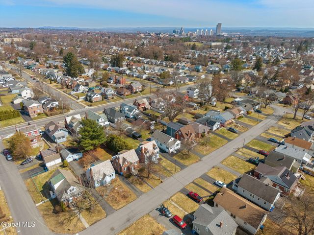 19 Fordham Court, Albany, NY 12209